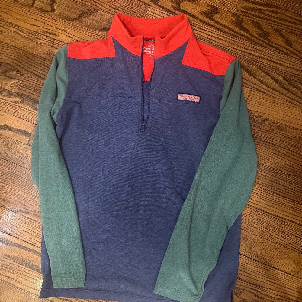 Vineyard Vines quaterzip. Size small.